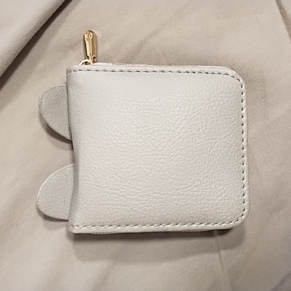 Kitty contact lens/solution travel case - Picture 2 of 4